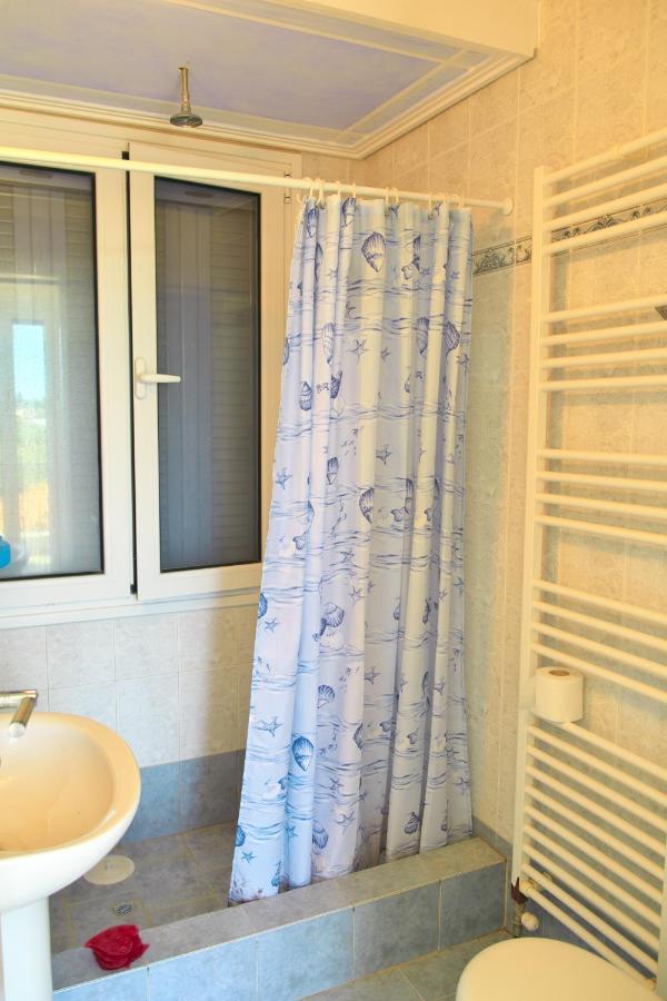 Villa Georgia'S House Aegina Esterno foto